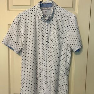 International Report Stretch Short Sleeve Shirt